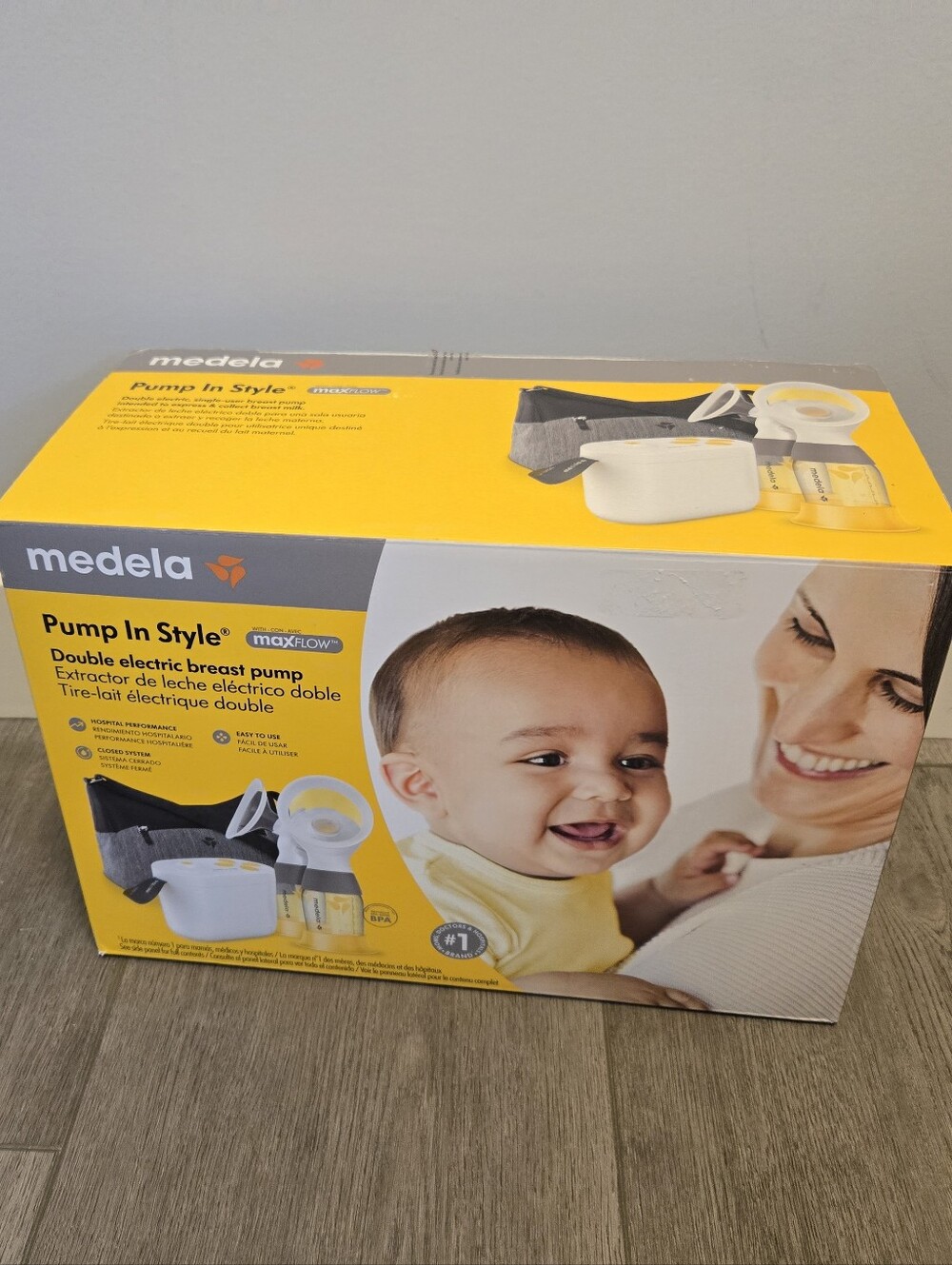 Medela Pump In Style MaxFlow Double Electric Breast Pump + Accessories